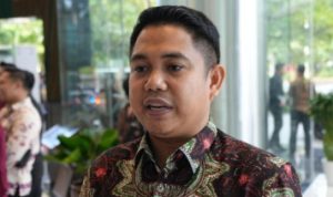 691fdf4a2fc1a-wakil-menteri-pelindungan-pekerja-migran-indonesia-dzulfikar-ahmad-tawalla_375_211