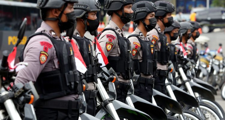 polisi-ricardojpnncom-yr6az-8hpx