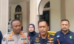 posko-dvi-di-kabupaten-agam-sumbar-telah-mengidentifikasi-ratusan-jenazah-korban-bencana-1764515635689_169